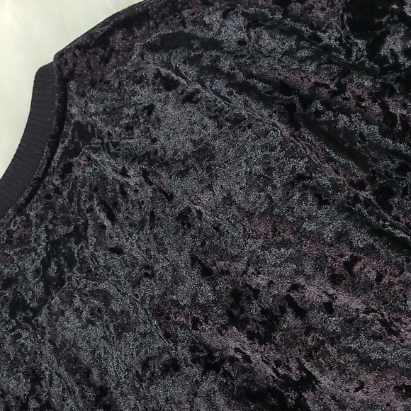 Black Velour Longsleeve Blouse - Picture 3 of 4